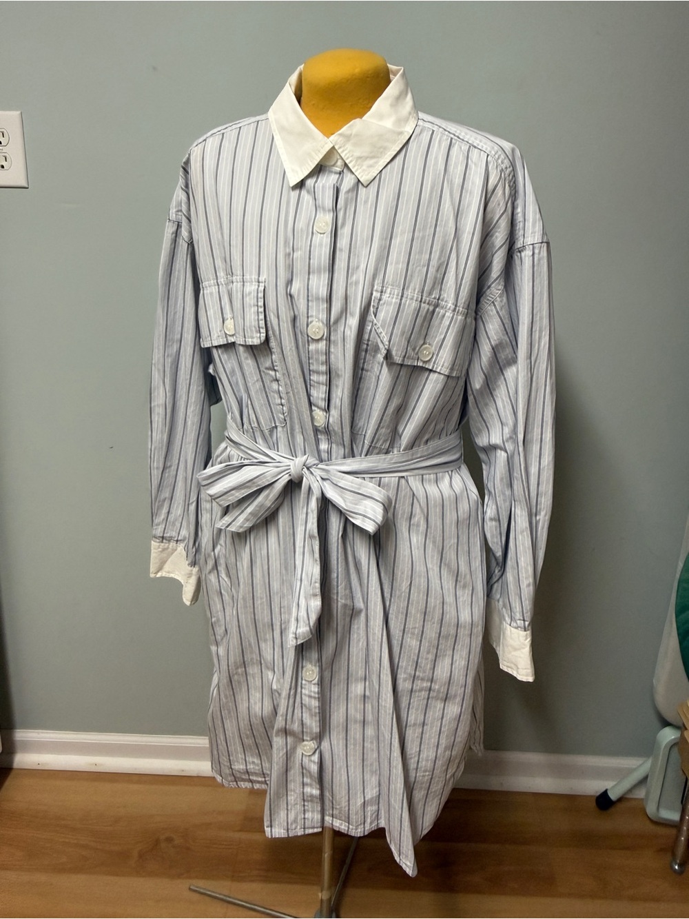 GAP Vintage Women’s Oversized Striped Button-Down Shirtdress White & Light Blue